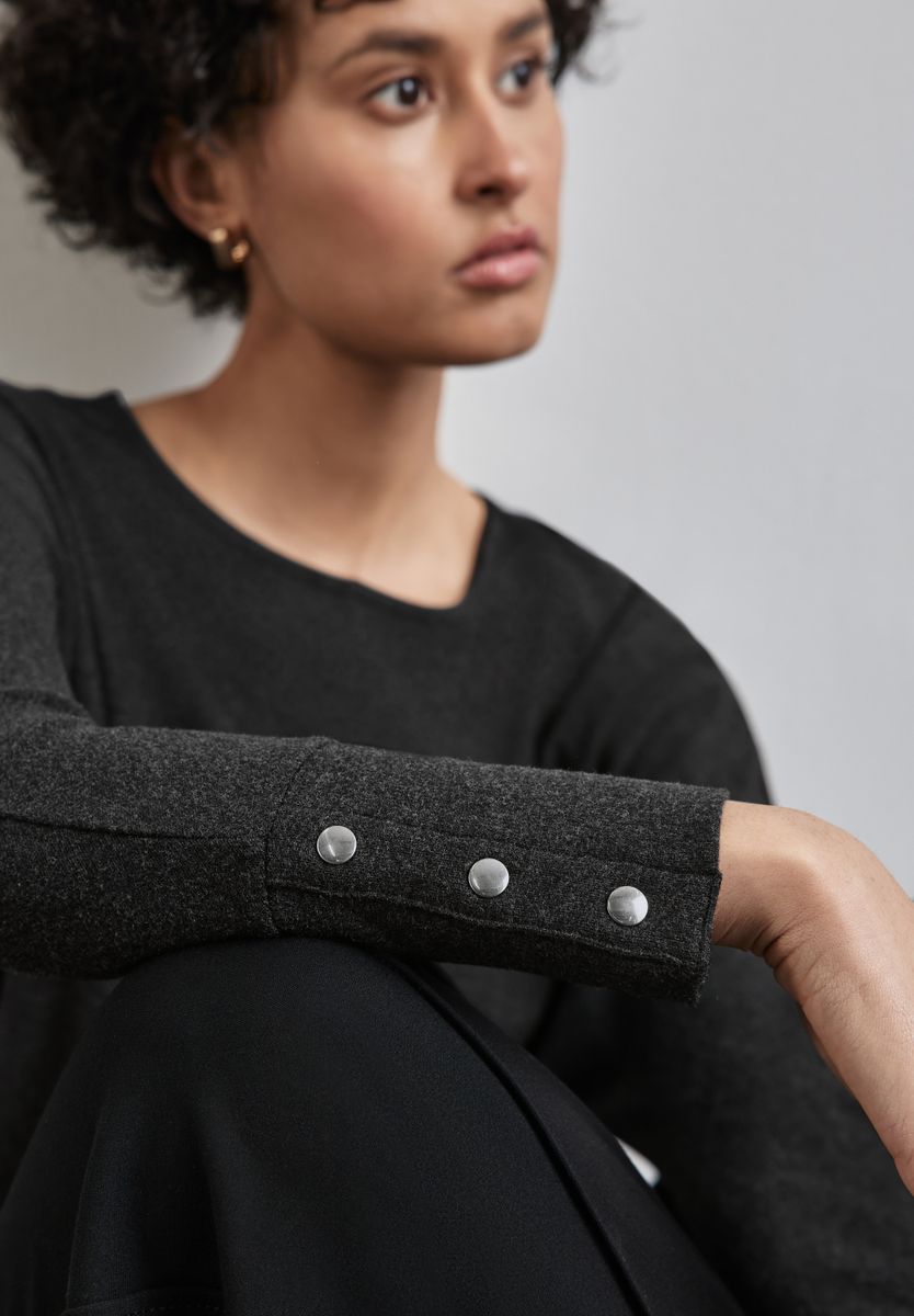 Shirt mit breiten Bündchen