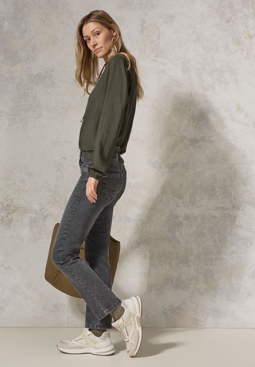 Jeans mit Bouclé-Detail