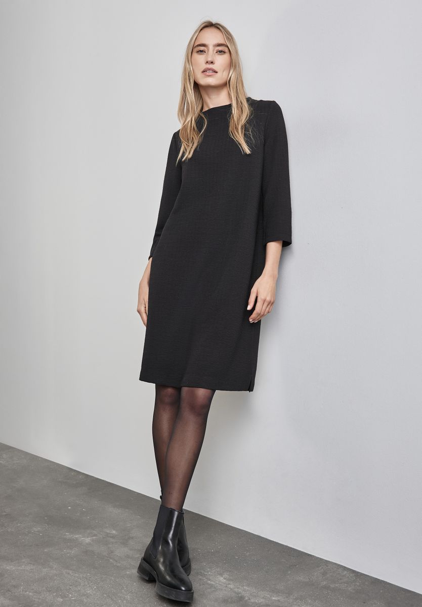 Knielanges Glitzer-Kleid