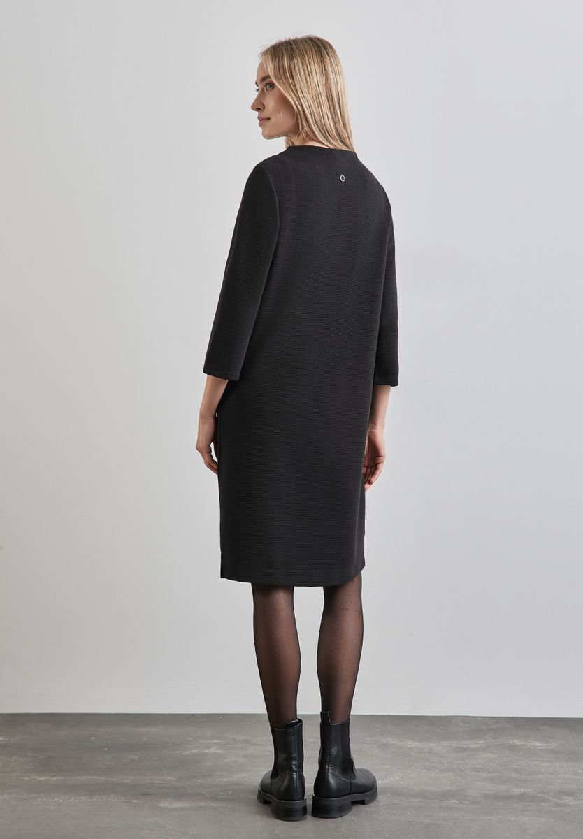 Knielanges Glitzer-Kleid