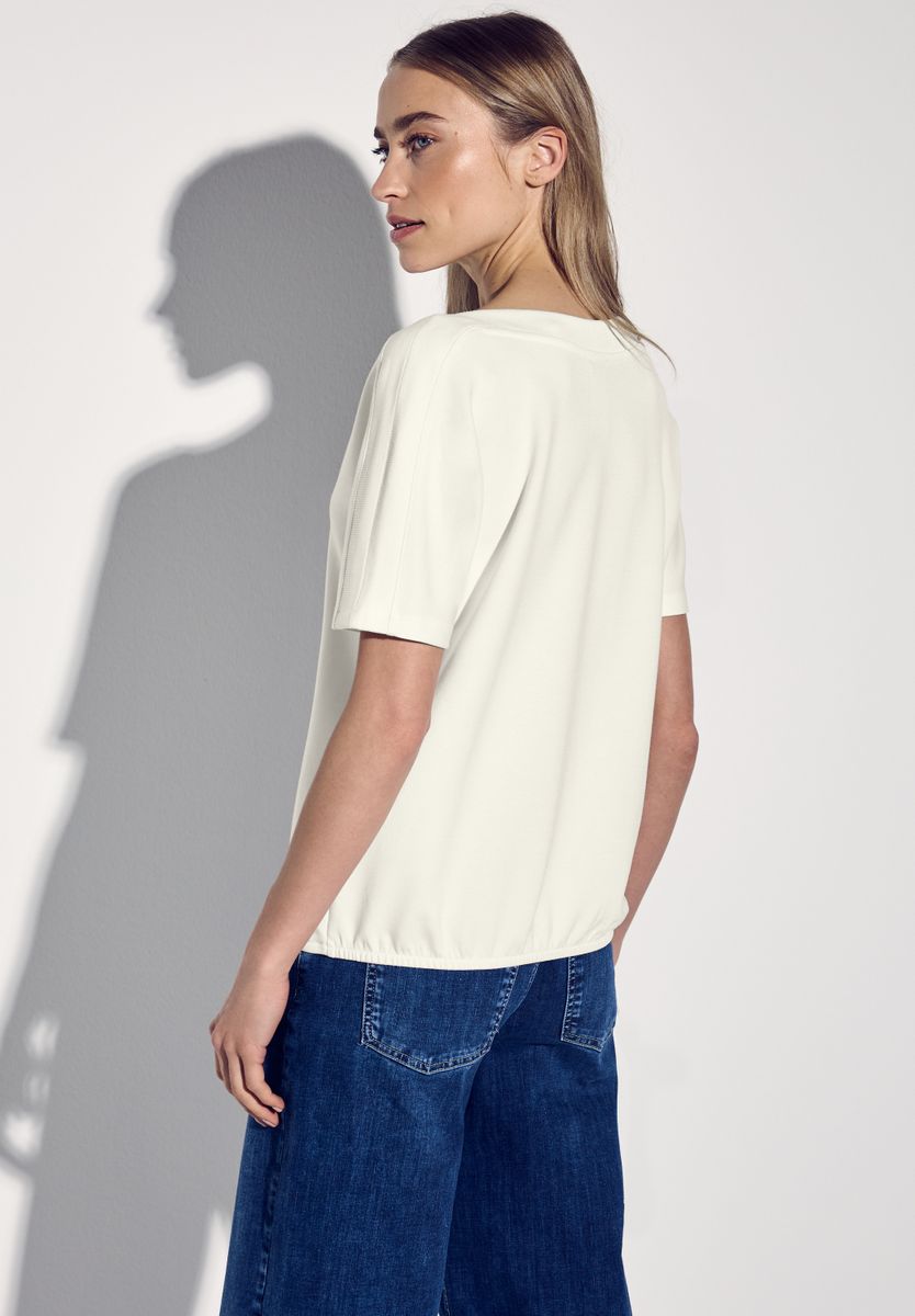 Shirt mit U-Boot-Ausschnitt