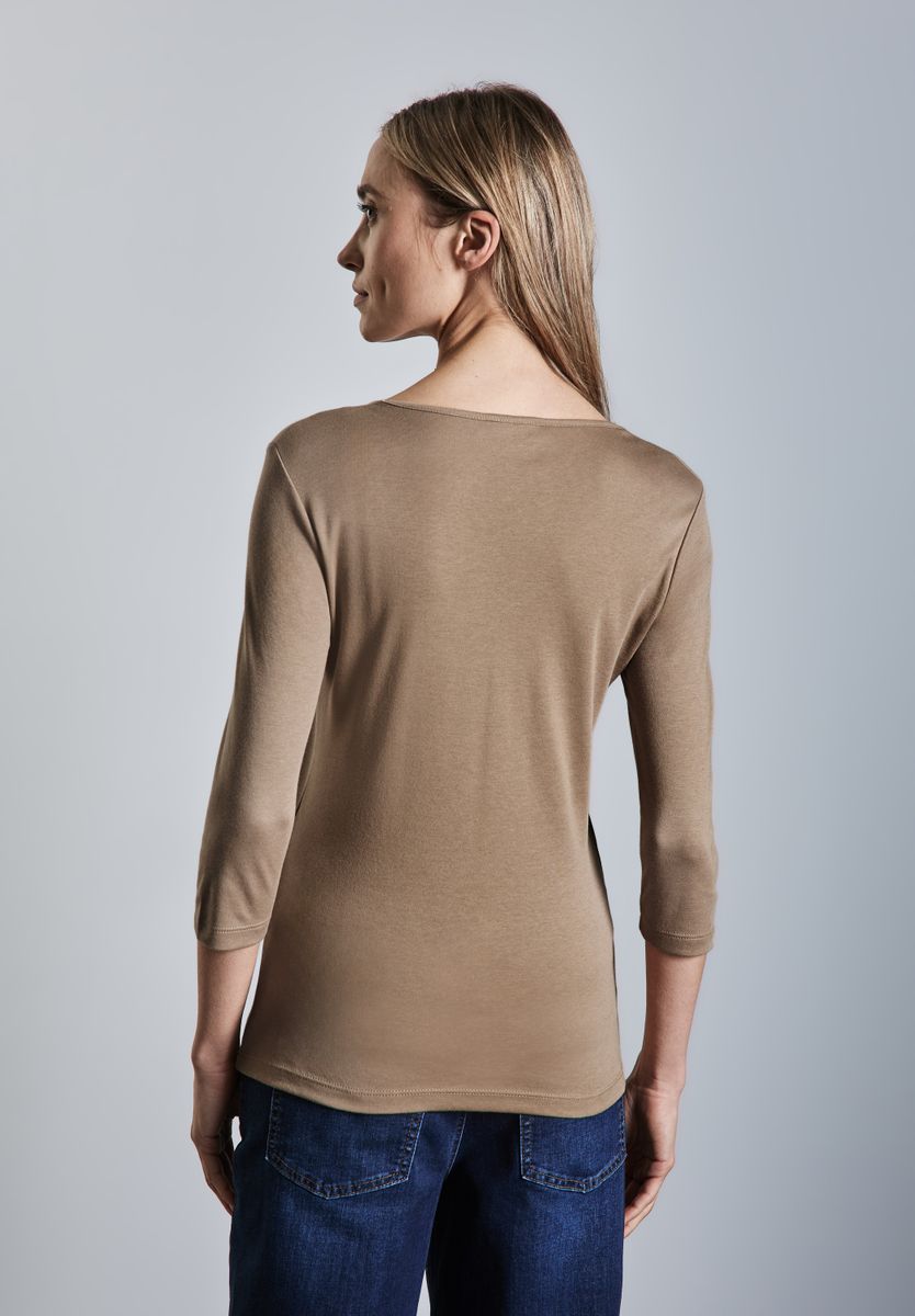Shirt mit Herzausschnitt