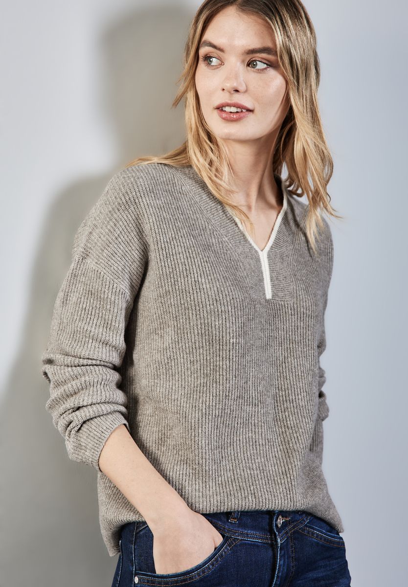 Pullover mit V-Ausschnitt