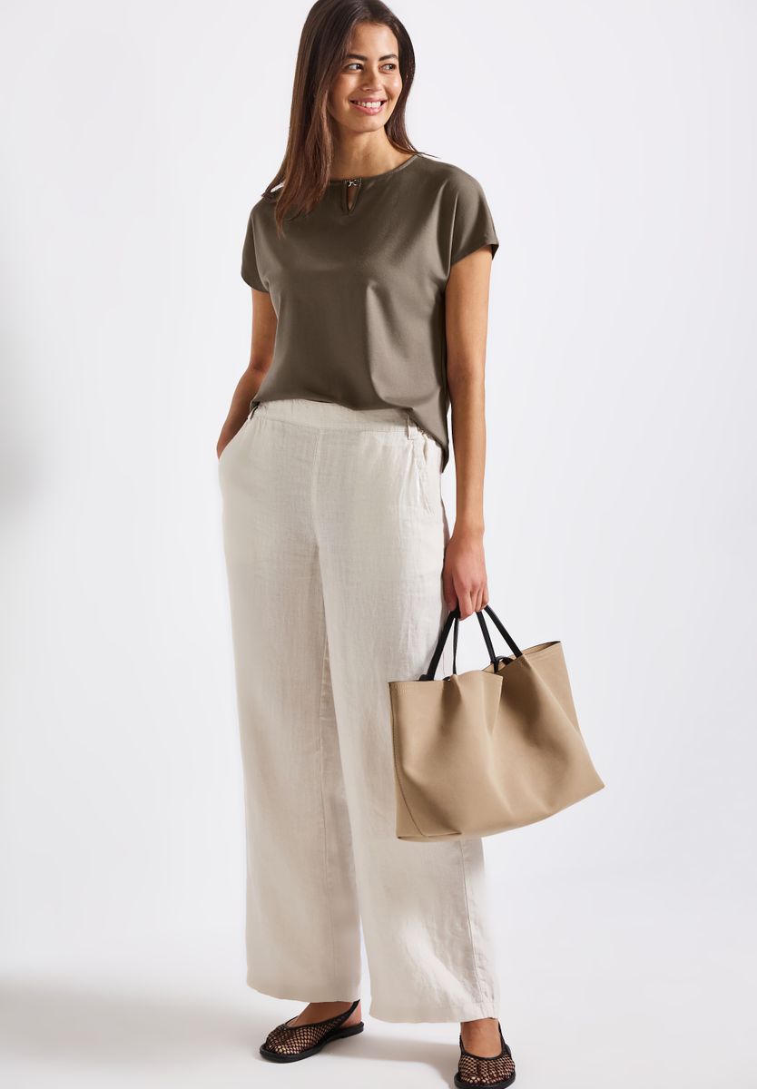 Shirt mit Cut-Out