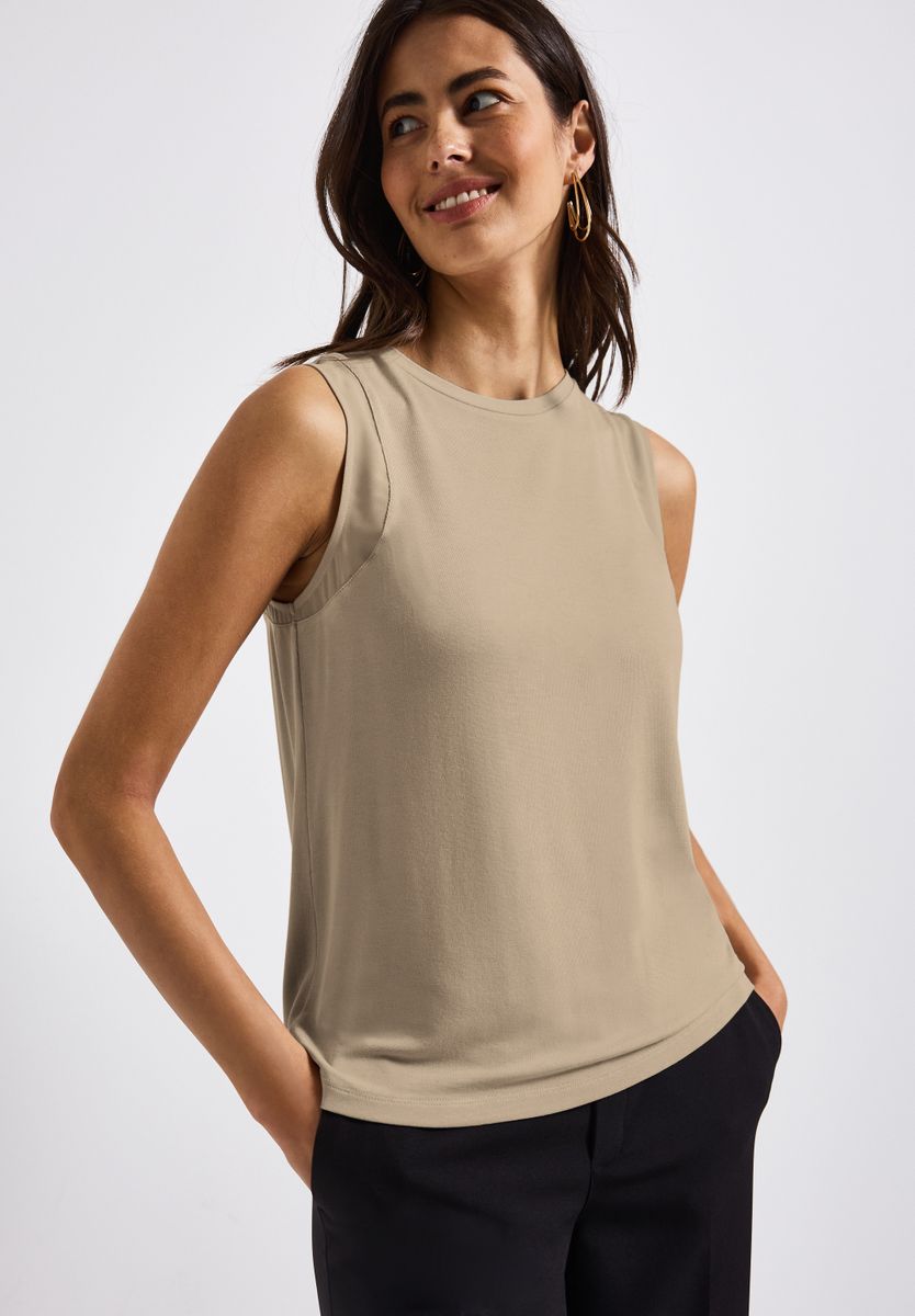 Top mit Chiffondetails