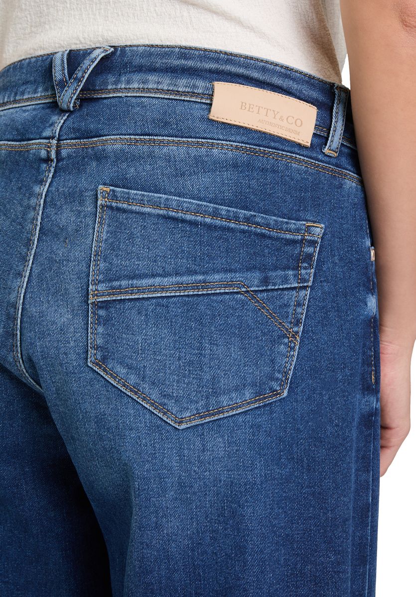High Waisted-Jeans