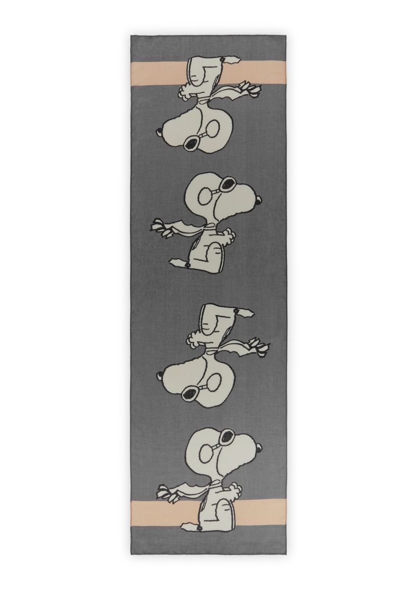 PEANUTS? Schal aus recyceltem Polyester mit fahrendem Snoopy