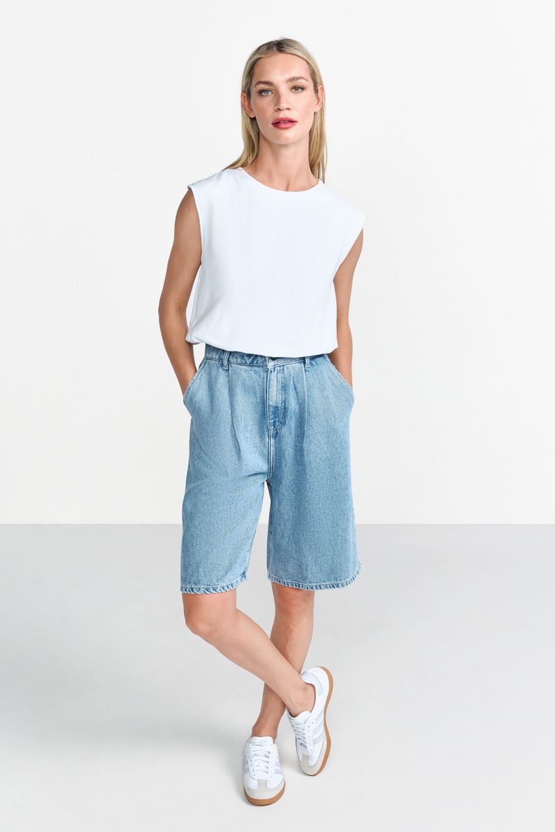 T-Shirt with elastic waist