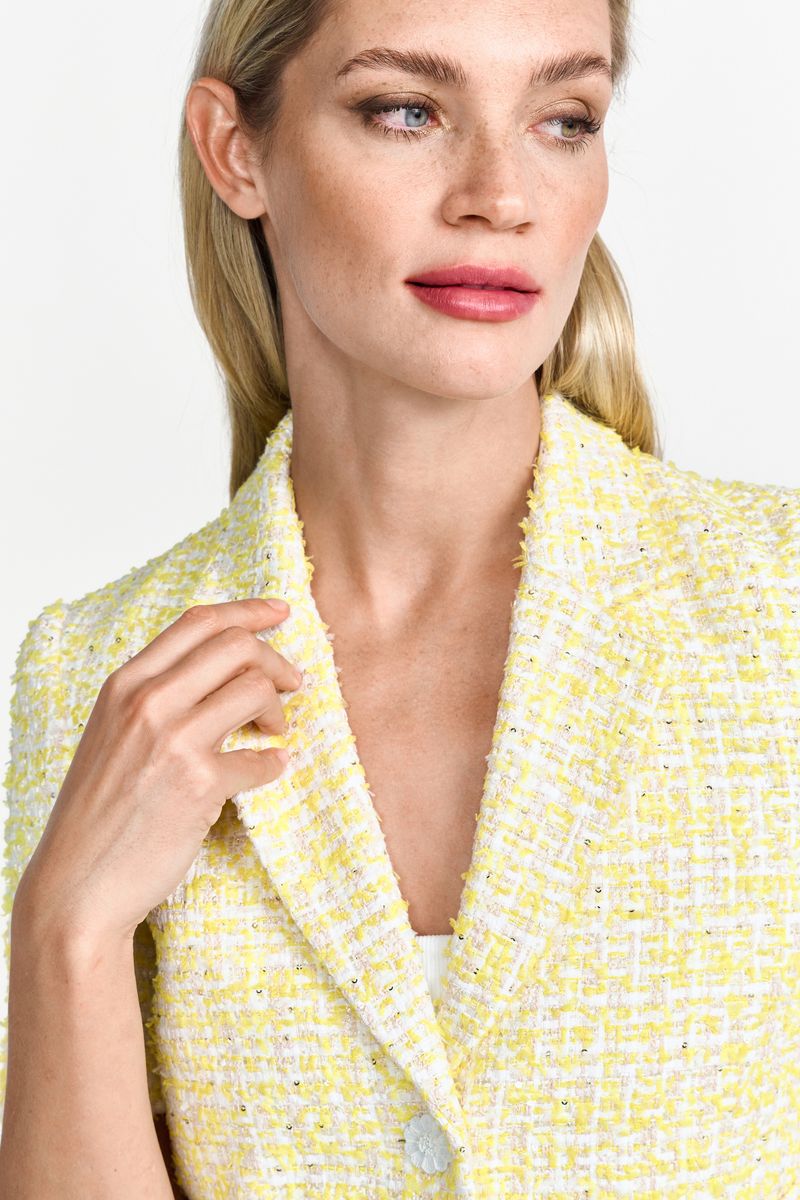 Short leeved boucle blazer