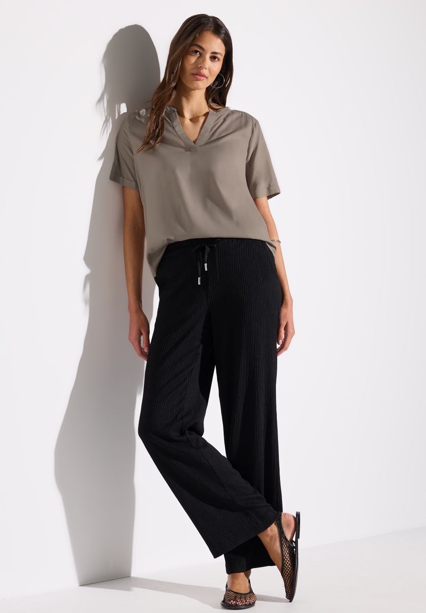 Bluse in Unifarbe