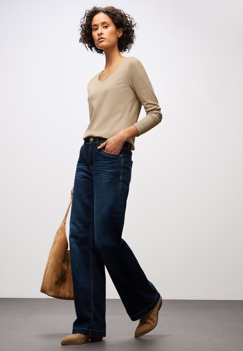 Shirt mit Herzausschnitt