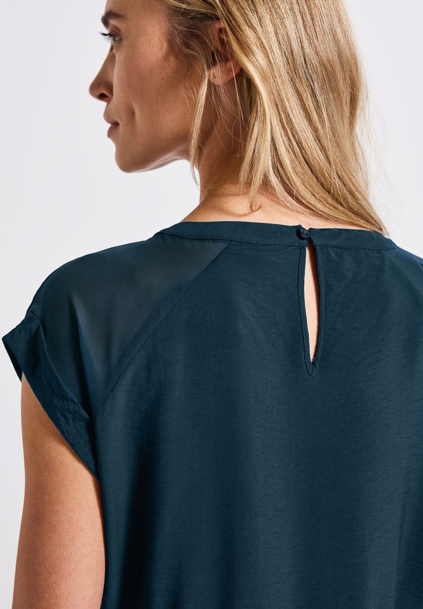 Kleid mit Mesh-Details