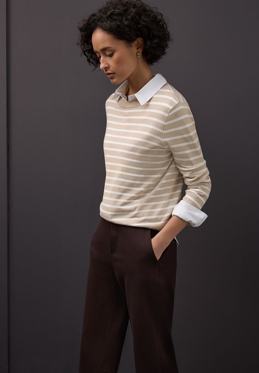 Gestreifter Pullover