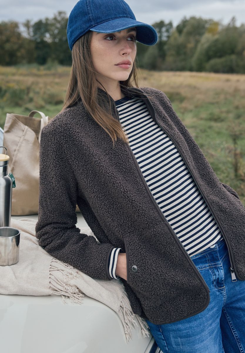 Jacke aus Teddy-Material mit Zipper