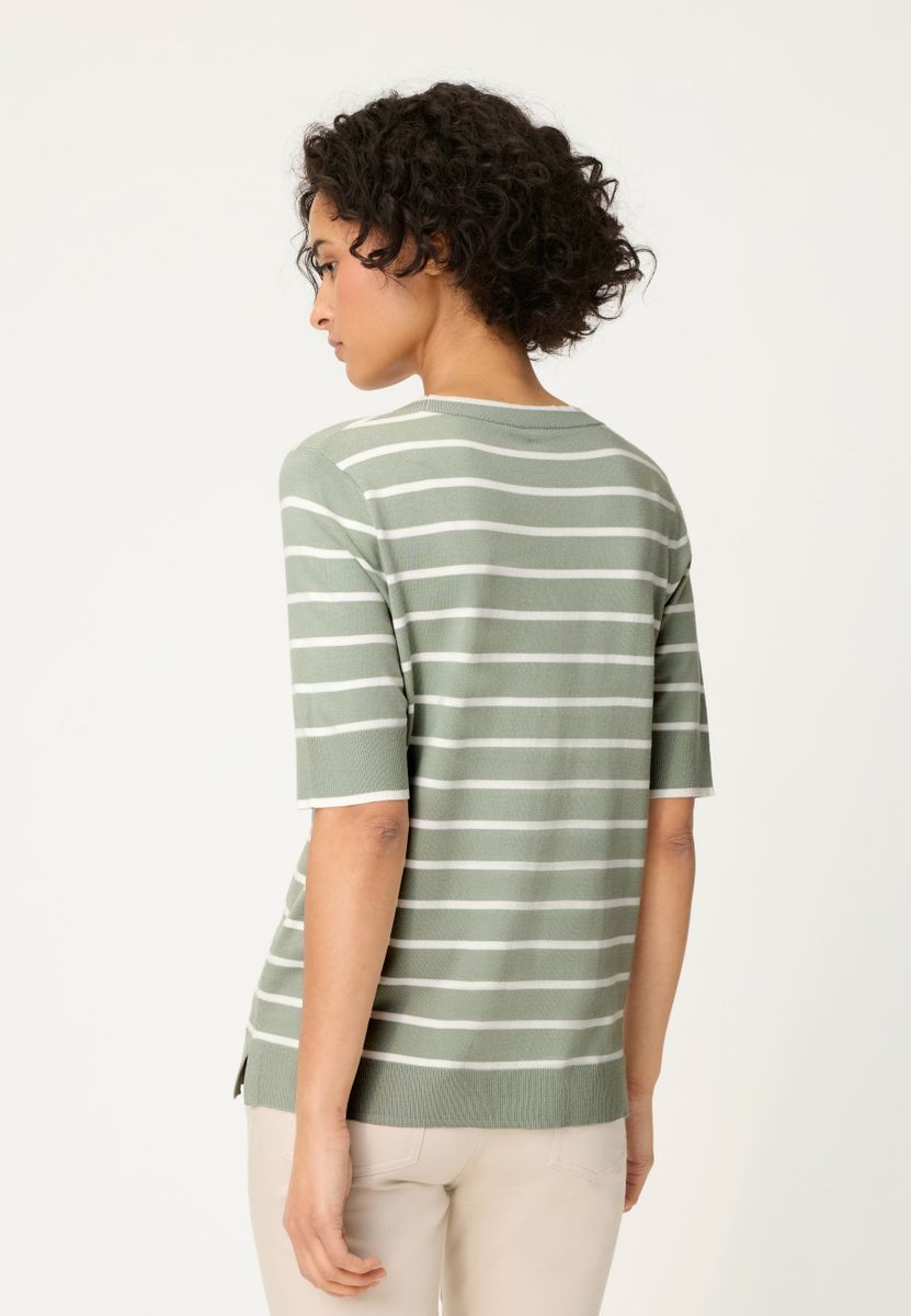 Pullover Short Sleeves