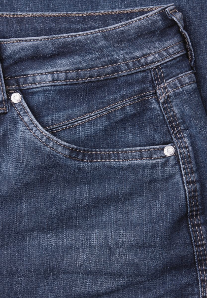 Barrel Leg Jeans