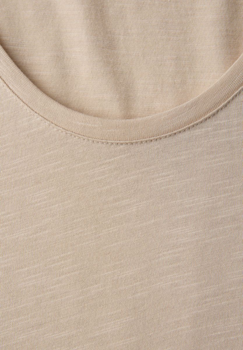 Basic T-Shirt mit gerundetem V-Neck