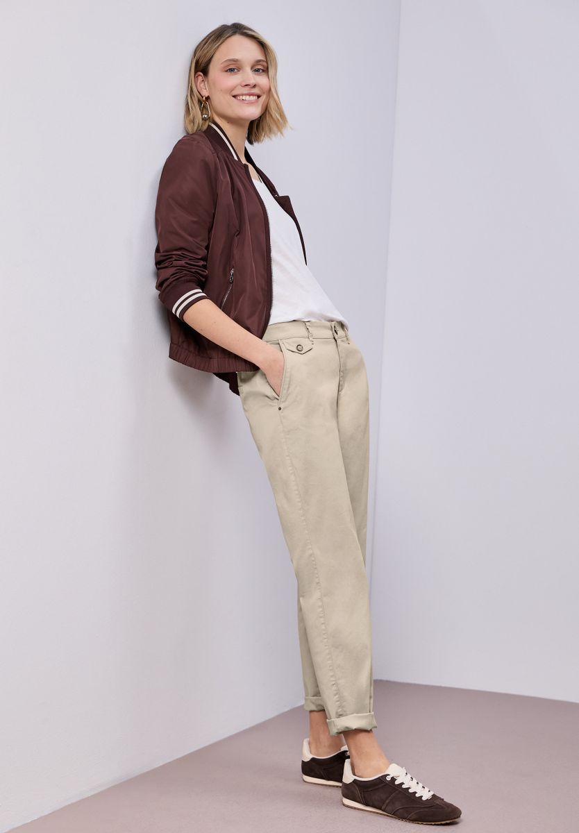 Chino im Casual Fit in softer Qualität
