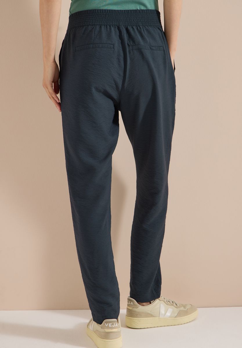 Mid Waist Slim Leg Hose im Loose Fit