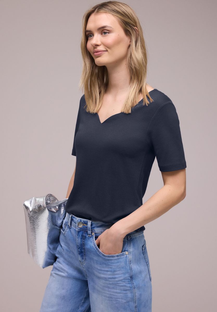 Basic T-Shirt mit Herzausschnitt