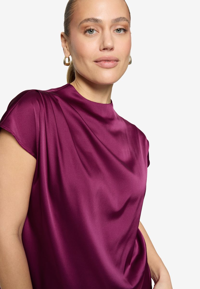 Satinbluse mit Stehkragen