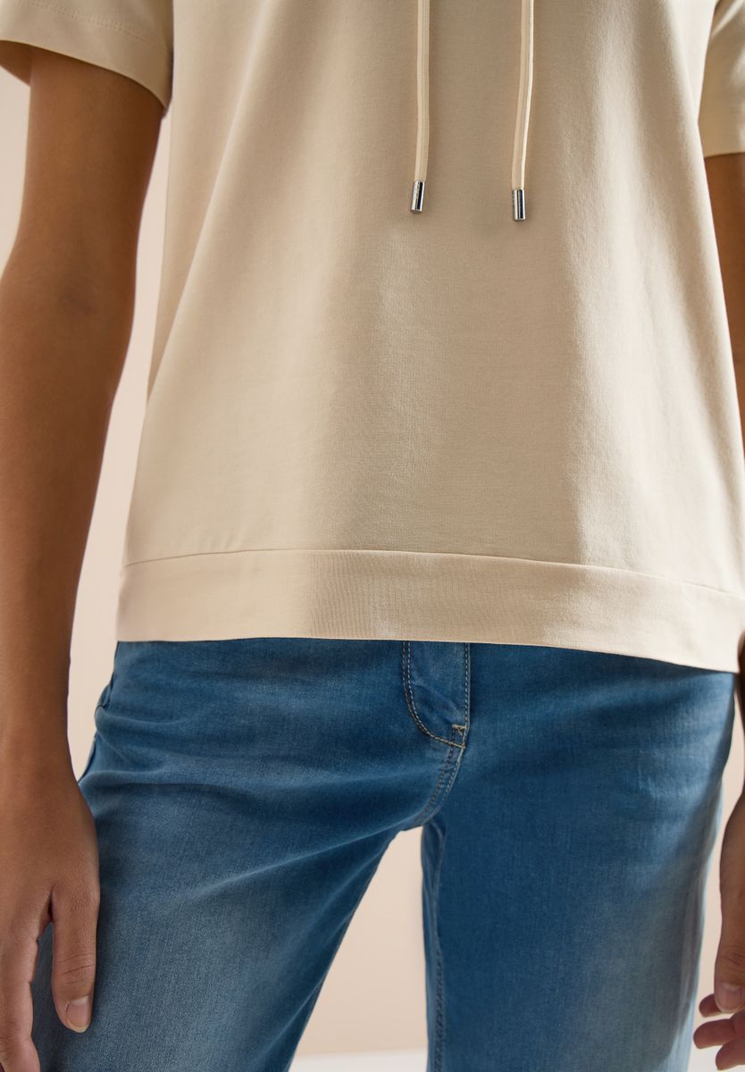 Kurzarm Shirt mit Kapuze und Wording