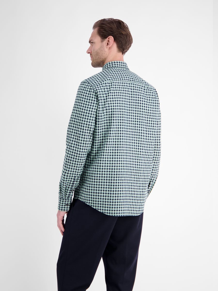 BUTTON DOWN