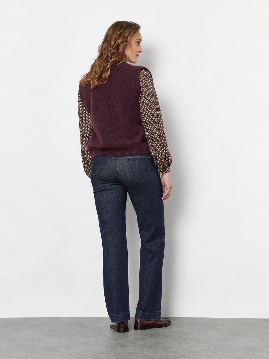 Jenny Wide