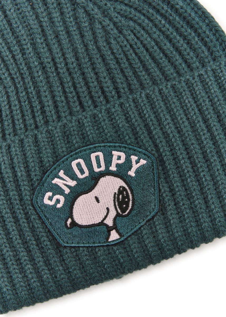 Gestrickte Mütze mit Snoopy-Patch