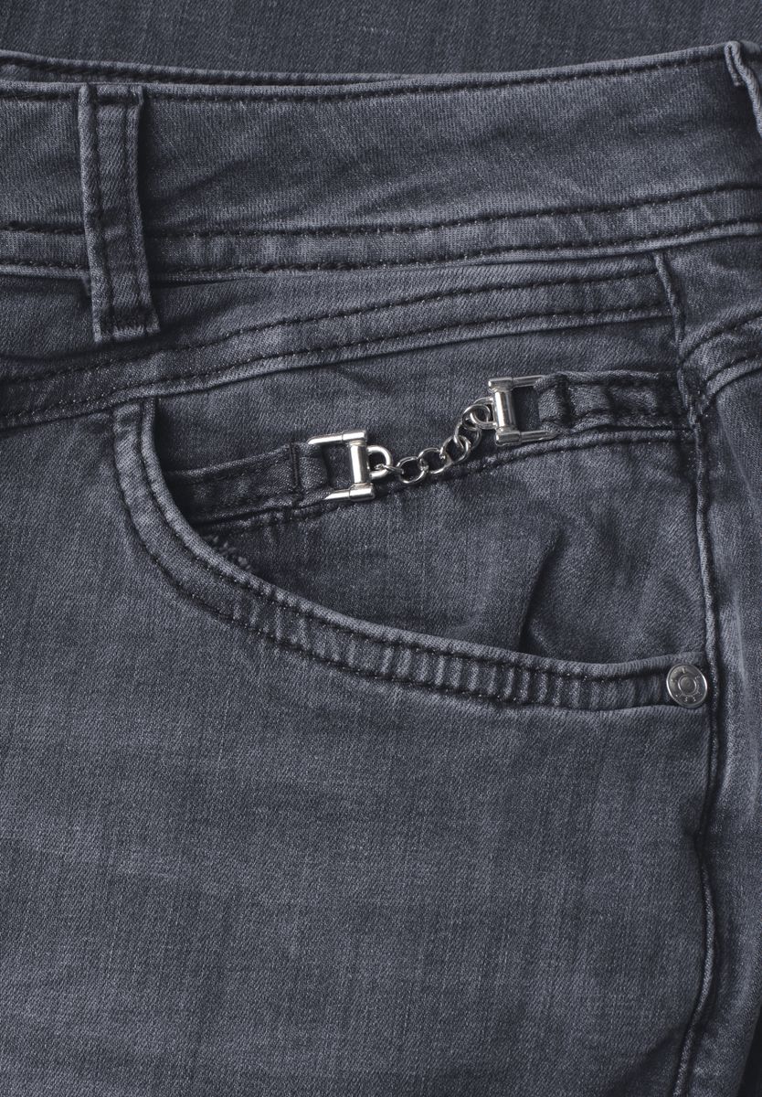 Mid Waist Slim Leg Jeans mit Dekodetail