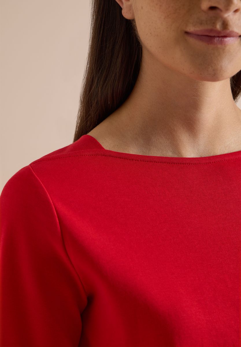 Basic Shirt mit U-Boot-Ausschnitt