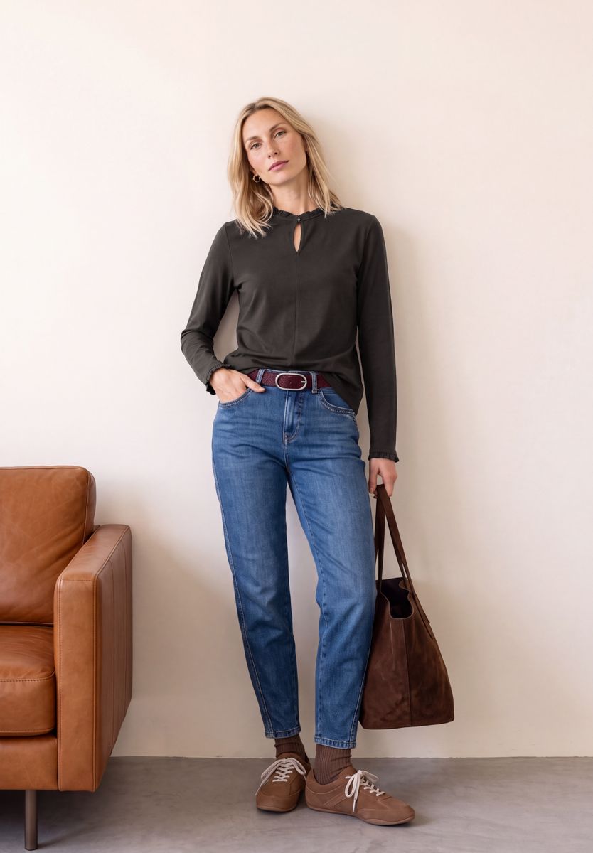 Basic Shirt mit Rüschen und Cut-Out-Detail