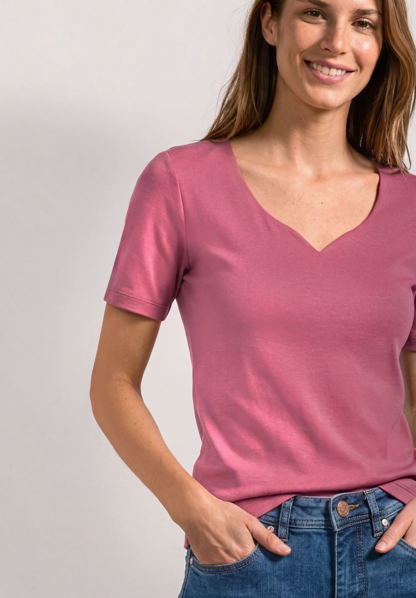 Basic T-Shirt mit Herzausschnitt
