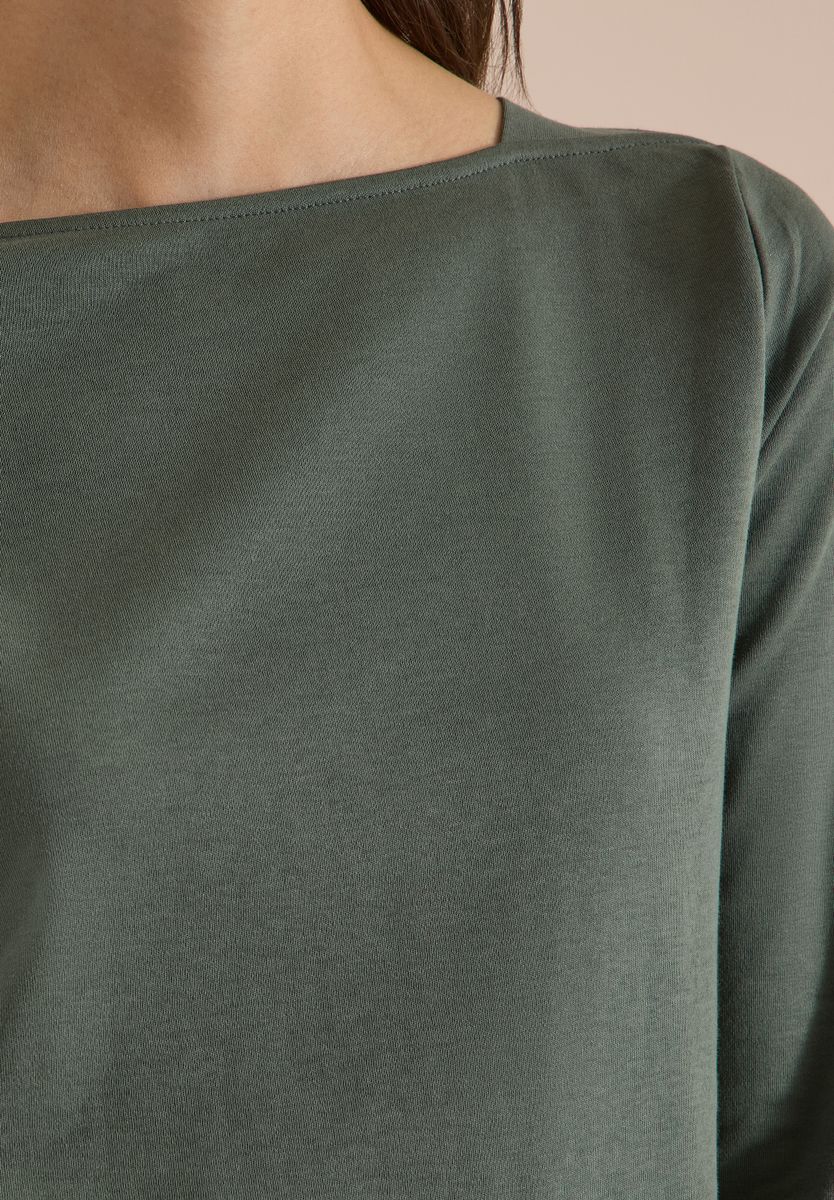 Basic Shirt mit U-Boot-Ausschnitt