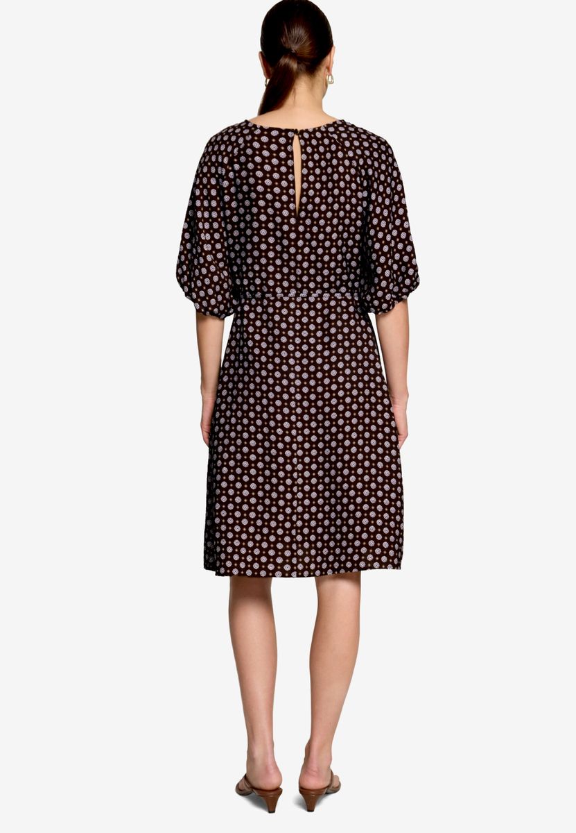 Gemustertes Minikleid mit Bindegürtel