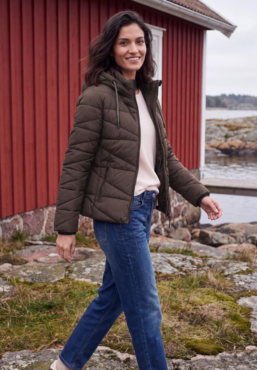 Steppjacke mit Kapuze und Zipper