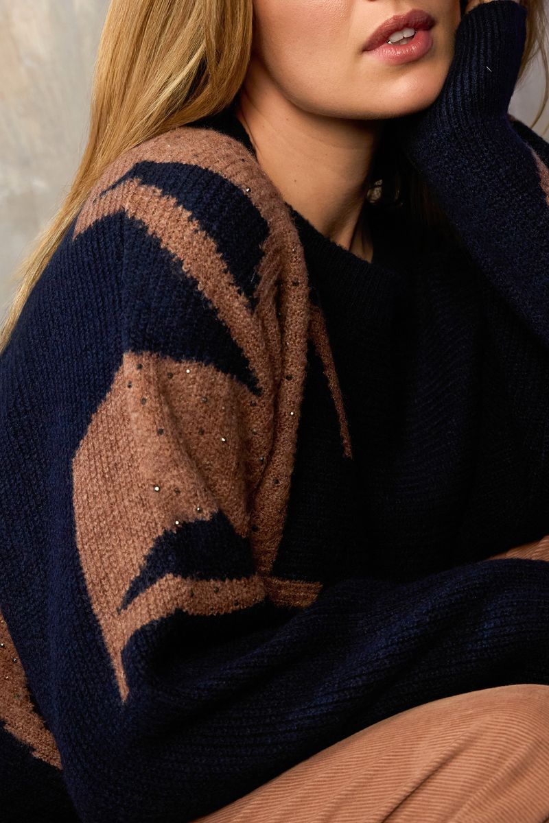 Strickpullover mit Buchstaben-Intarsie-Muster