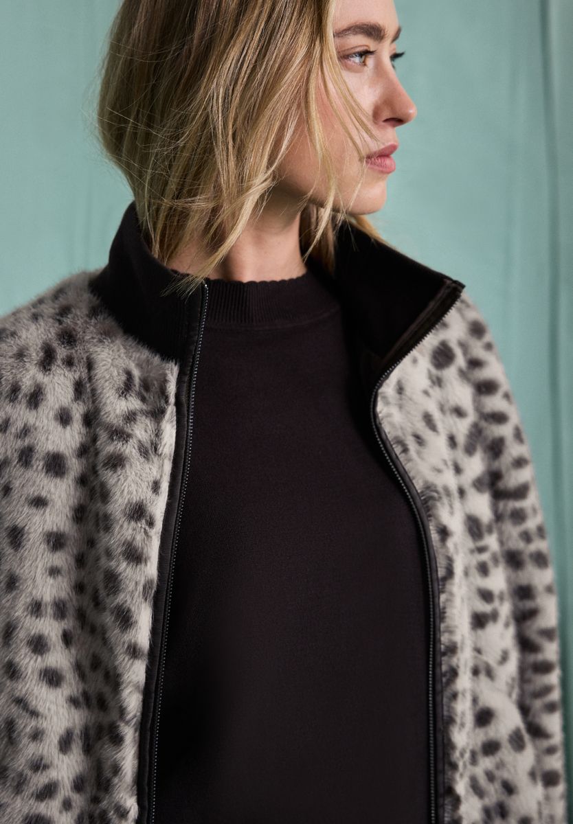 Fake Fur Jacke mit Animal Print
