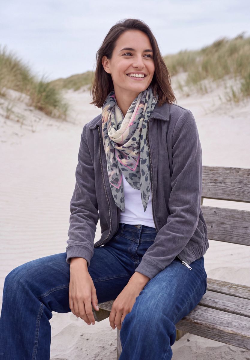 Tuch im Ausbrenner-Look