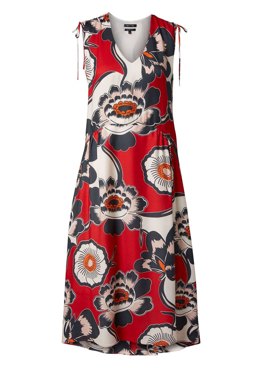 dress, long, dividing seam with ple