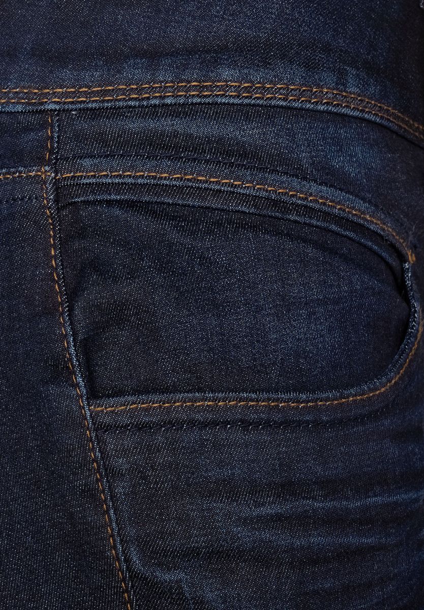 Repreve®-Denim im Casual Fit