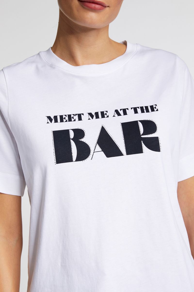 T-Shirt meet me at the bar