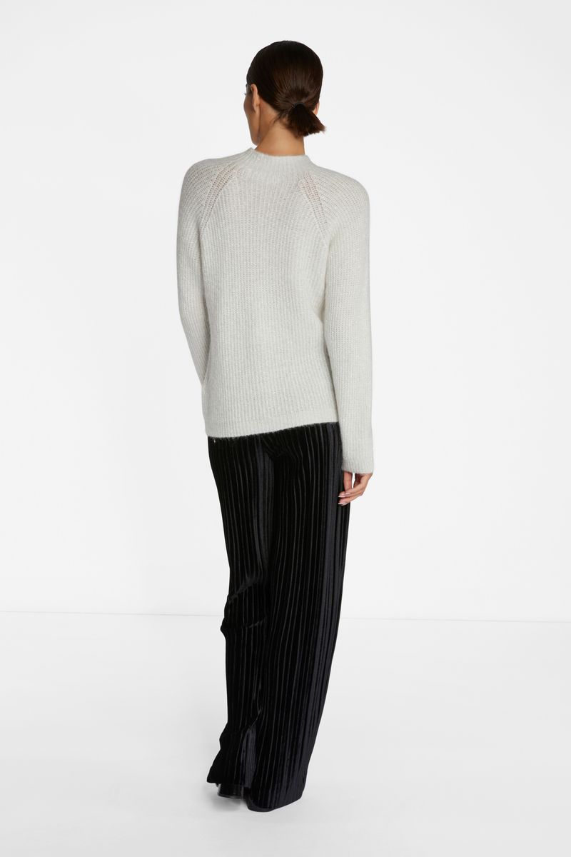 Seamless rib mock neck