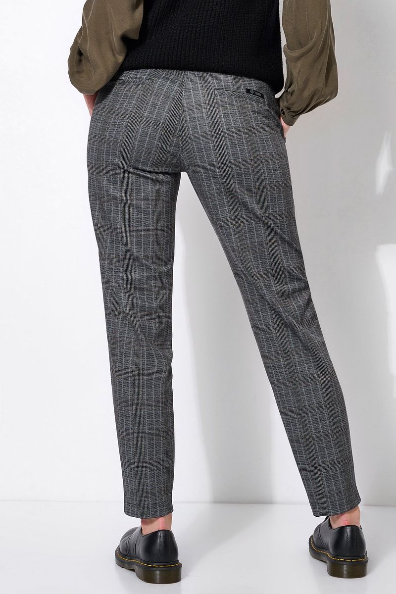 Sue Modern Chic