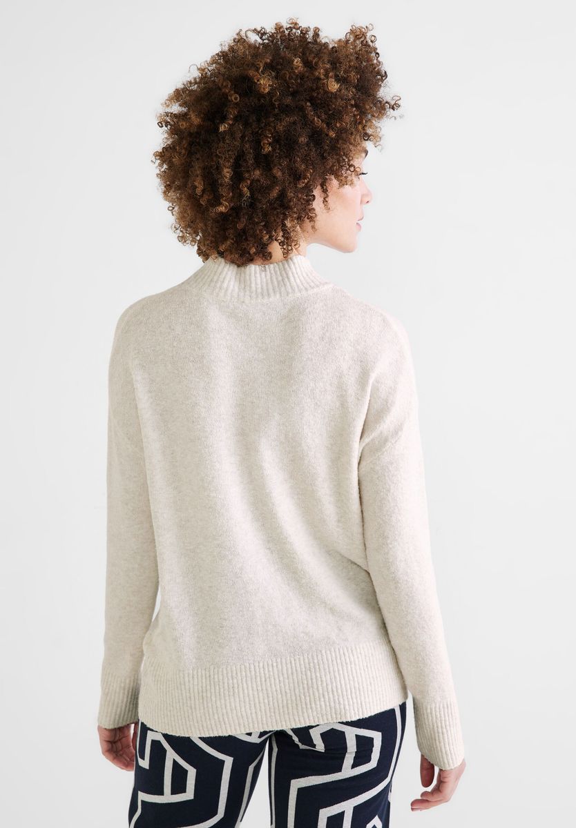 Stehkragenpullover in Bouclé