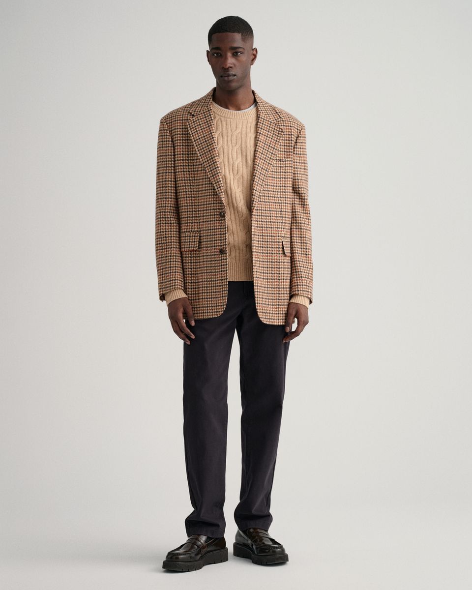 Lambswool Rundhalspullover mit Zopfmuster