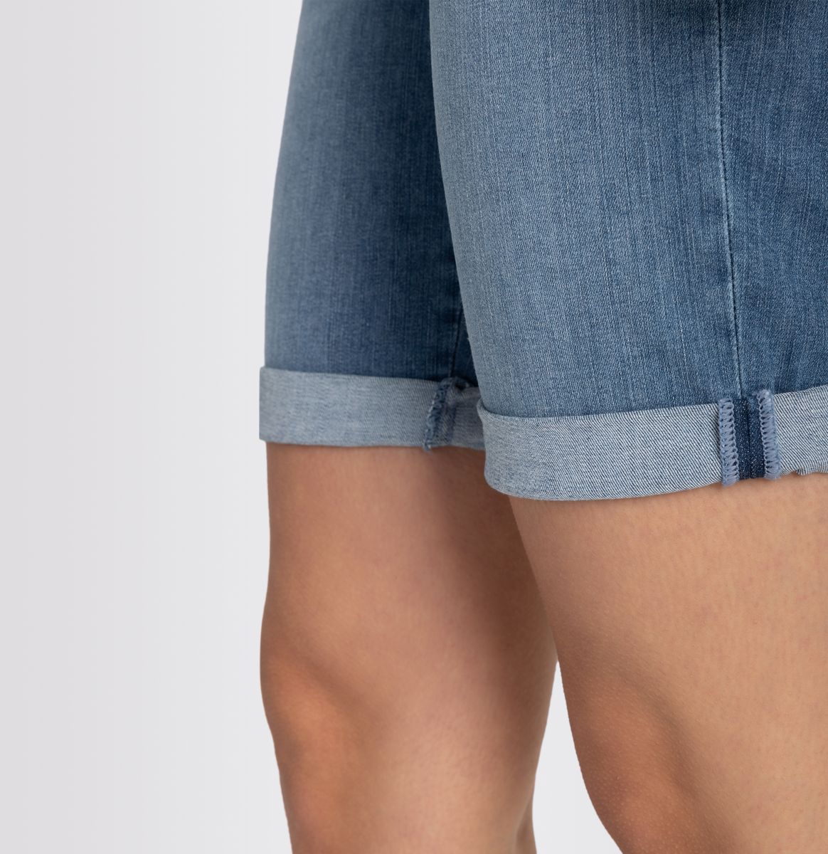 MAC JEANS - SHORTY, Soft light denim