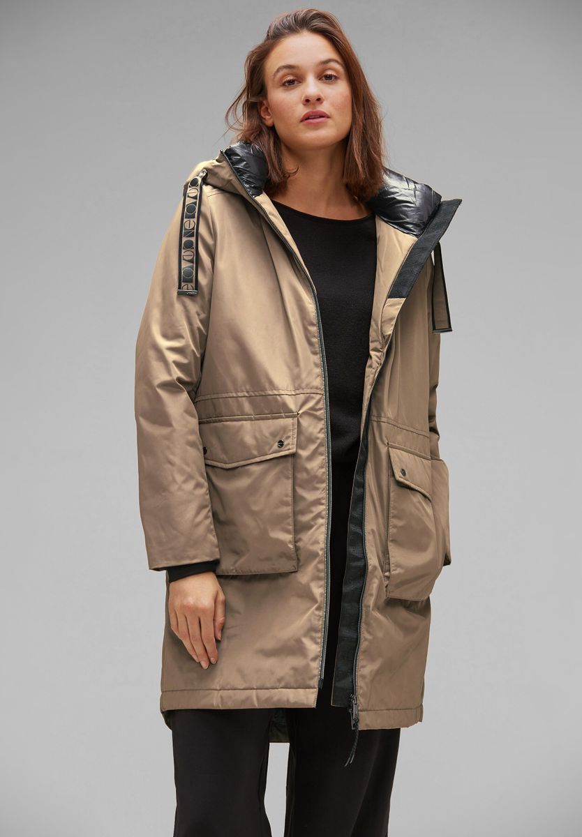 Glänzende Longjacke
