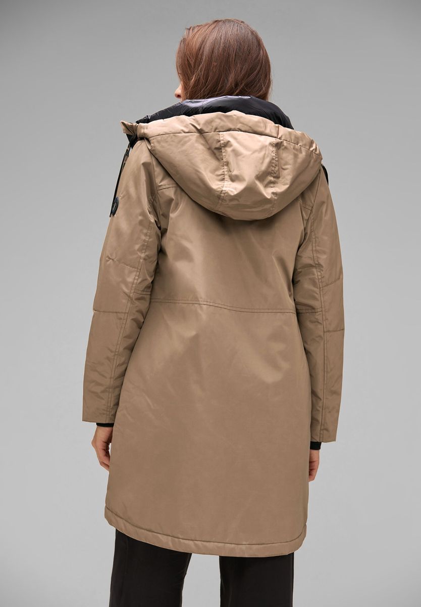 Glänzende Longjacke