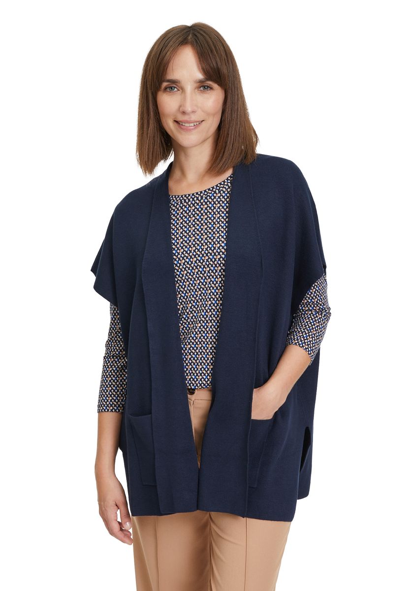 Strick-Cape